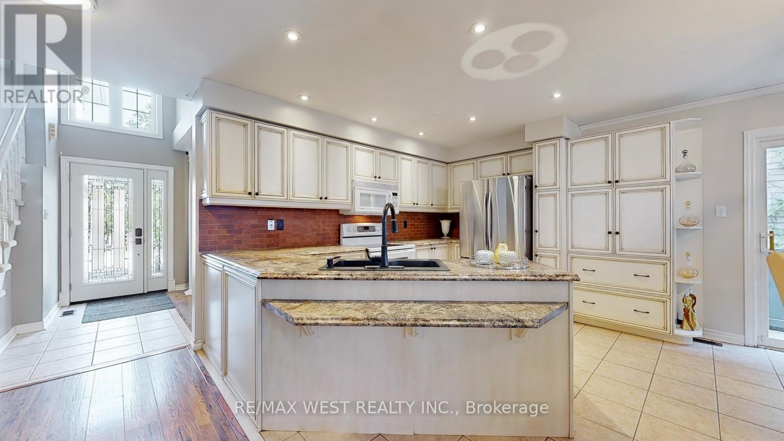 56 Livia Herman Way, Barrie, Ontario  L4M 6X1 - Photo 7 - S12921830