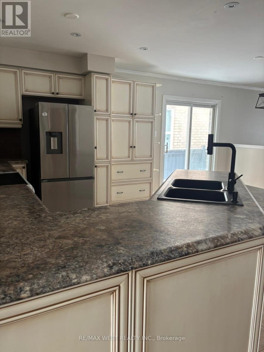 56 Livia Herman Way, Barrie, Ontario  L4M 6X1 - Photo 13 - S12921830