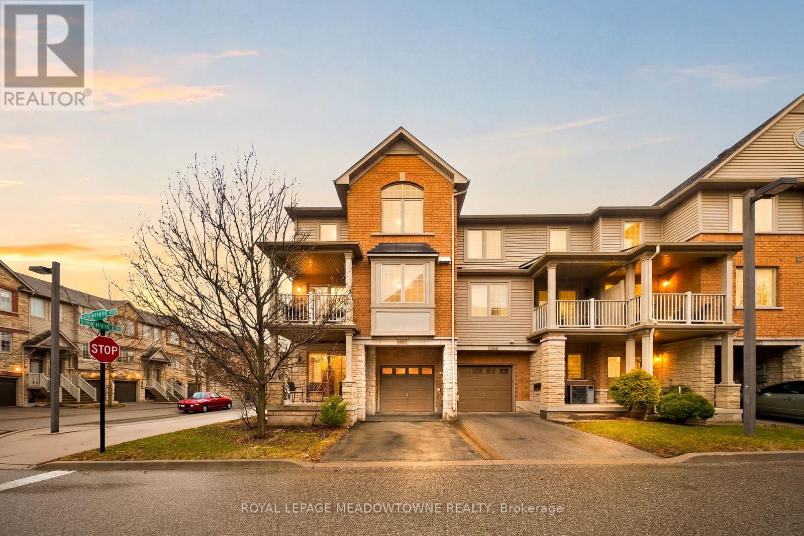 624 Maude Common, Burlington, Ontario  L7L 0C7 - Photo 2 - W12929402