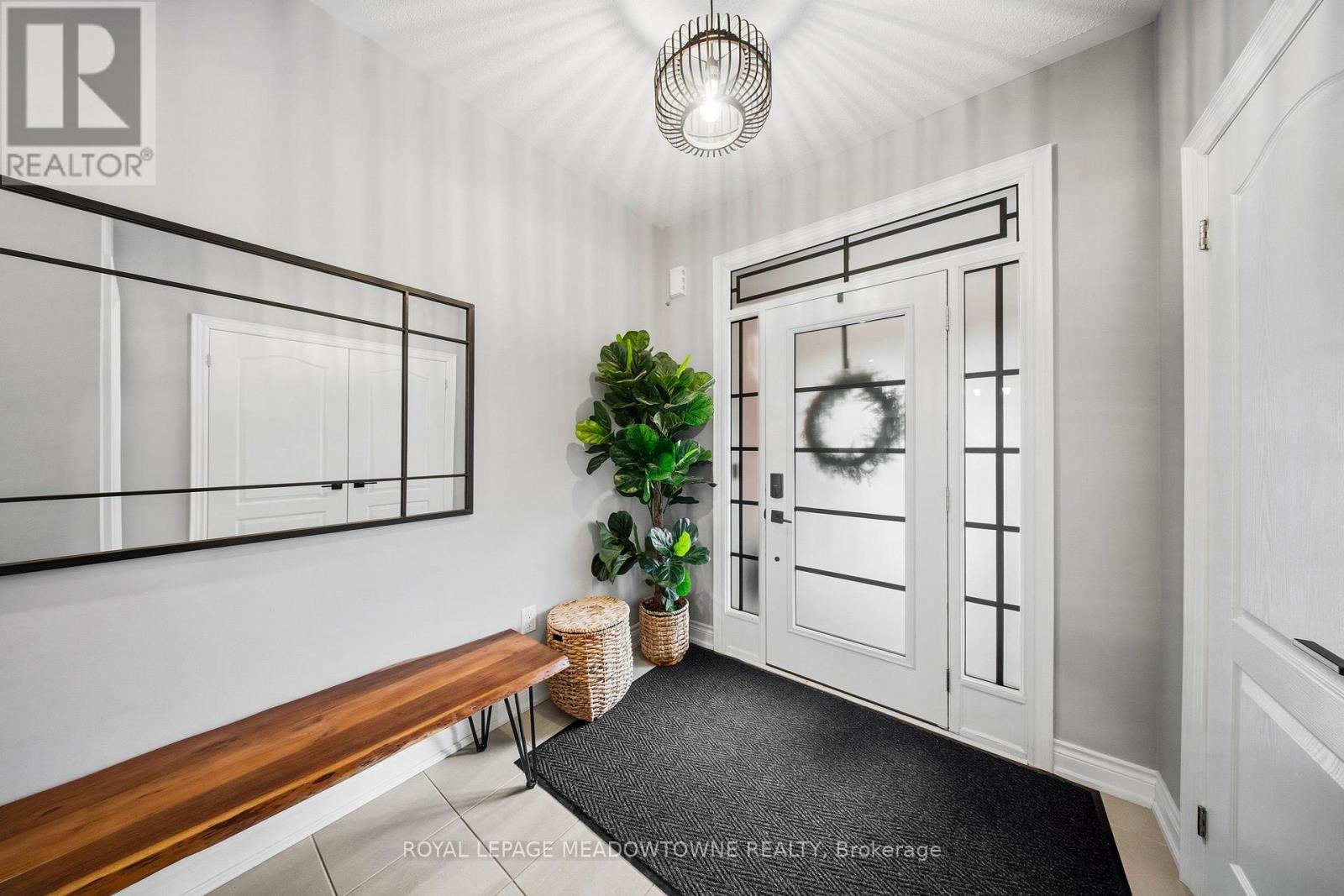 1234 Mcphedran Point, Milton, Ontario  L9E 1J8 - Photo 6 - W12928454