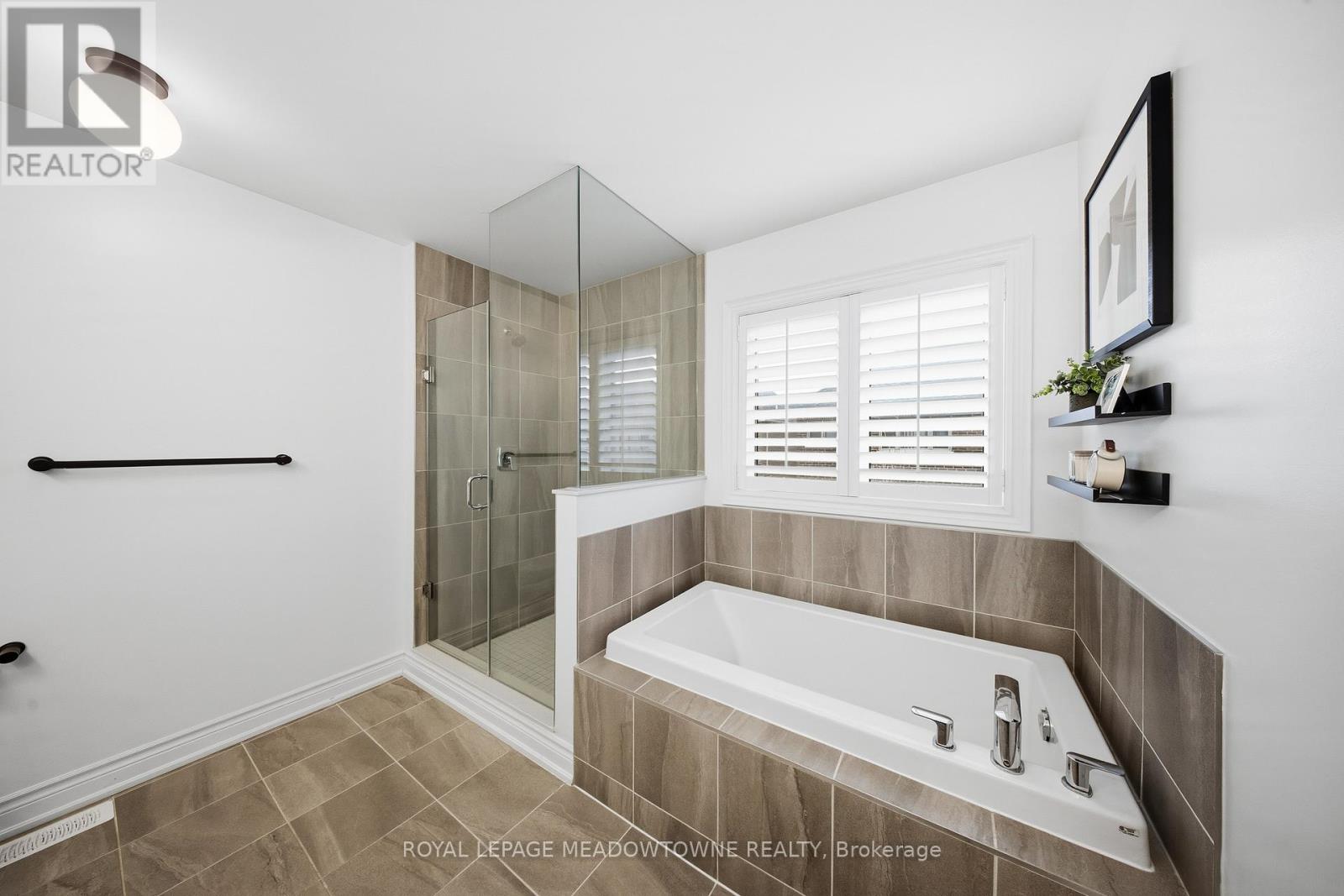 1234 Mcphedran Point, Milton, Ontario  L9E 1J8 - Photo 33 - W12928454