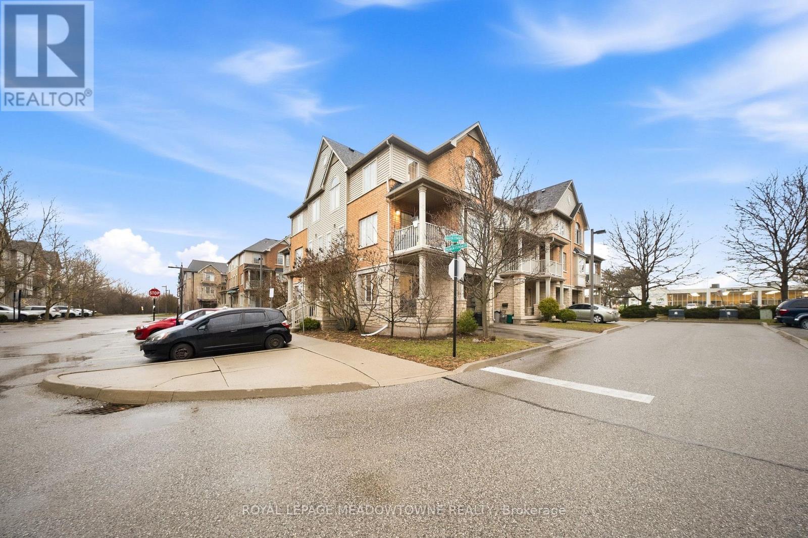 624 Maude Common, Burlington, Ontario  L7L 0C7 - Photo 6 - W12929402