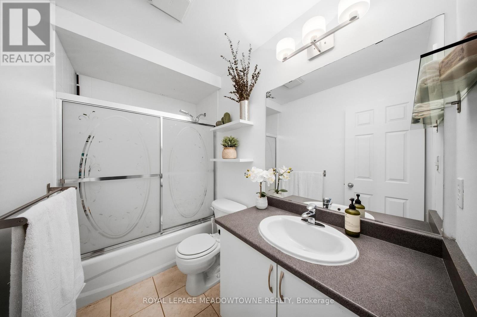 624 Maude Common, Burlington, Ontario  L7L 0C7 - Photo 38 - W12929402