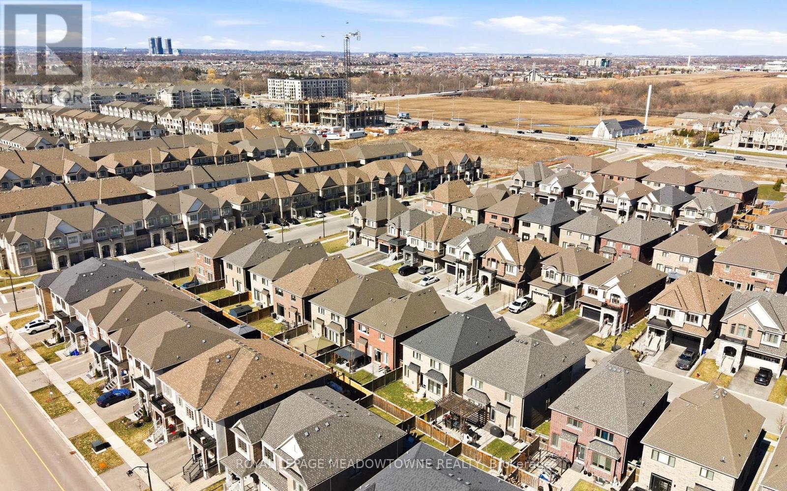 1234 Mcphedran Point, Milton, Ontario  L9E 1J8 - Photo 49 - W12928454