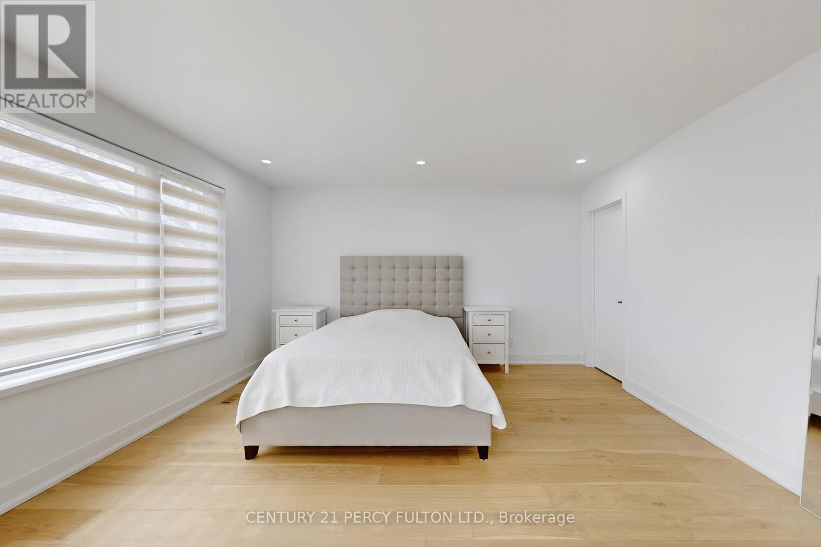 26 Farley Crescent, Toronto, Ontario  M9R 2A6 - Photo 16 - W12938218