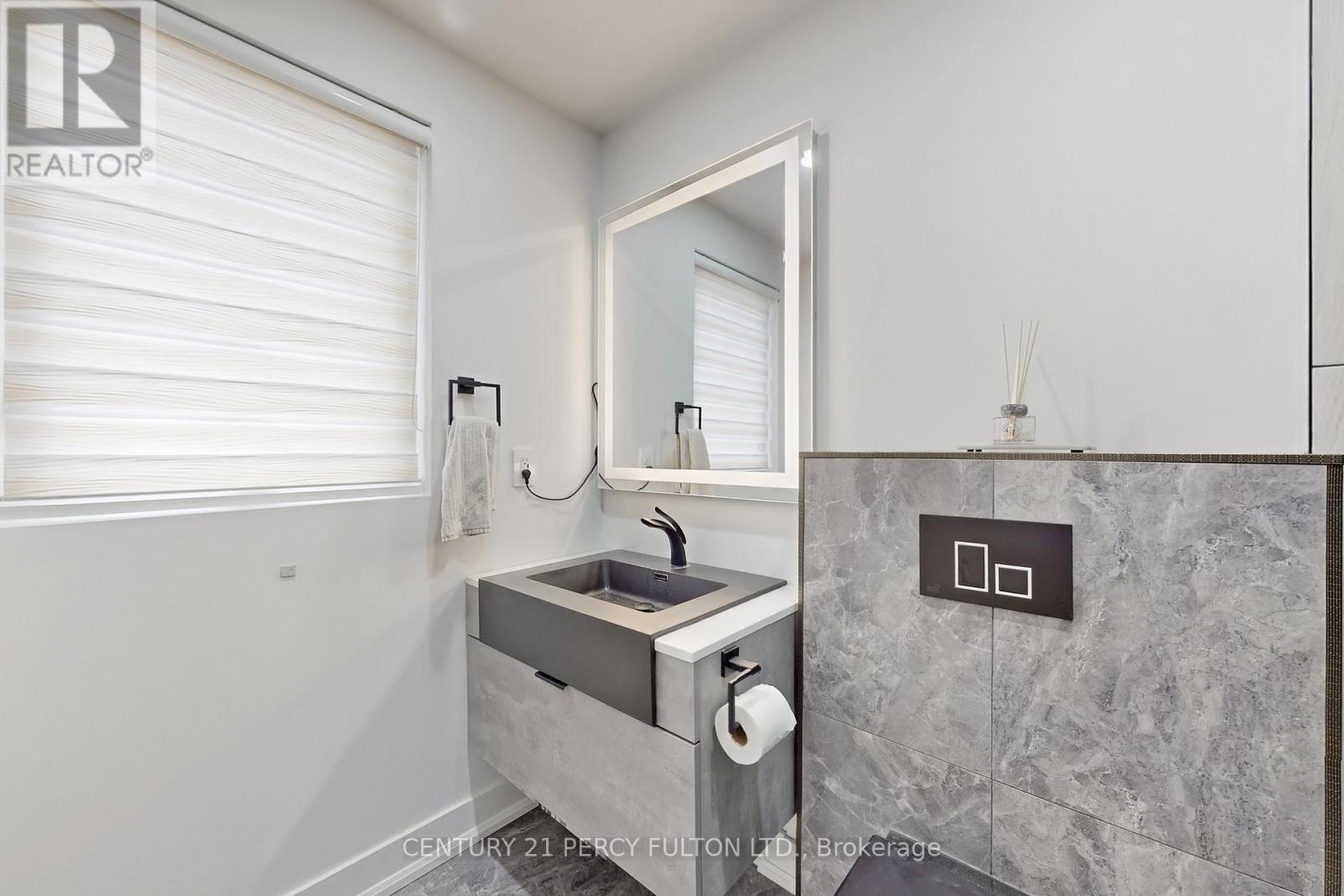 26 Farley Crescent, Toronto, Ontario  M9R 2A6 - Photo 26 - W12938218