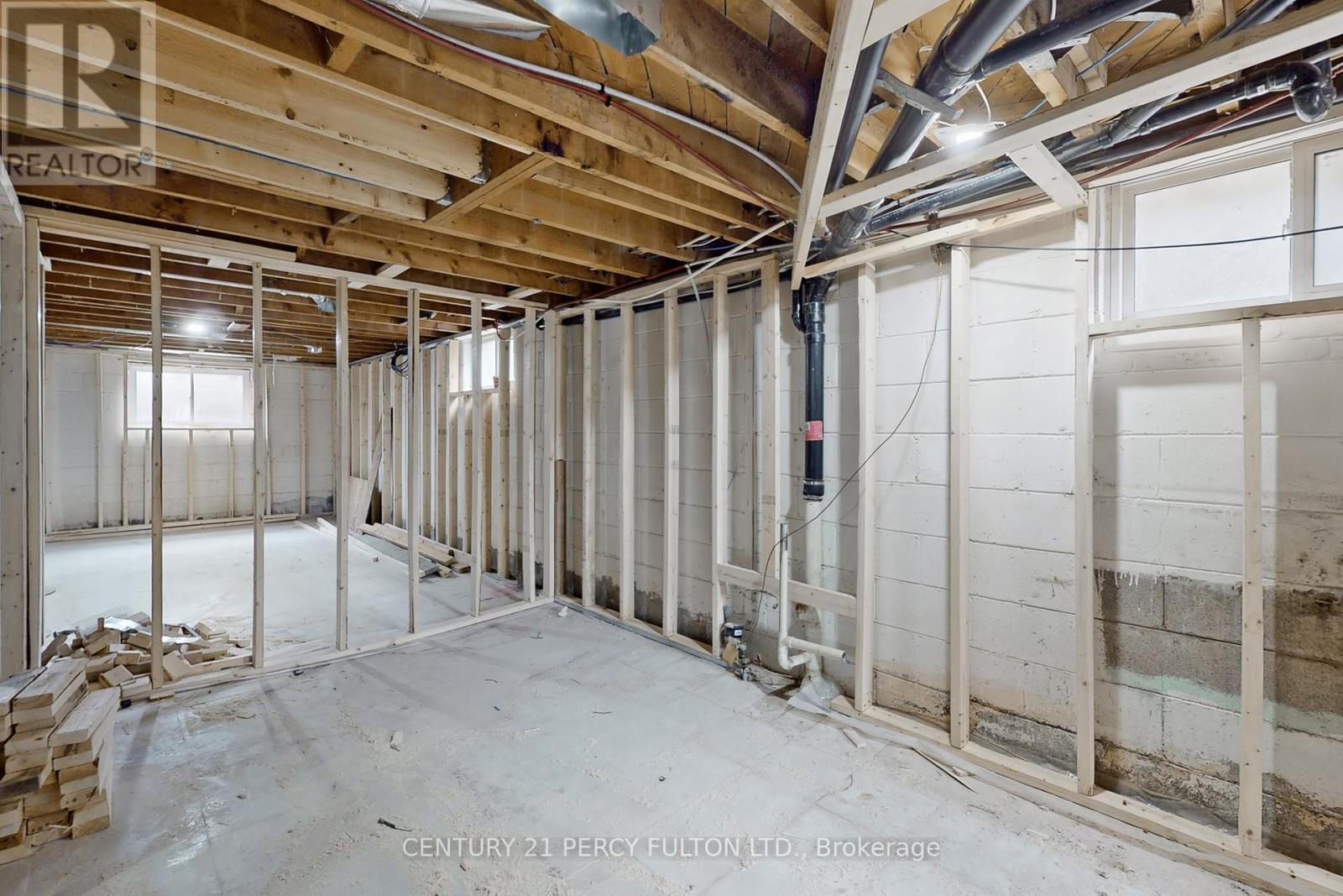 26 Farley Crescent, Toronto, Ontario  M9R 2A6 - Photo 31 - W12938218