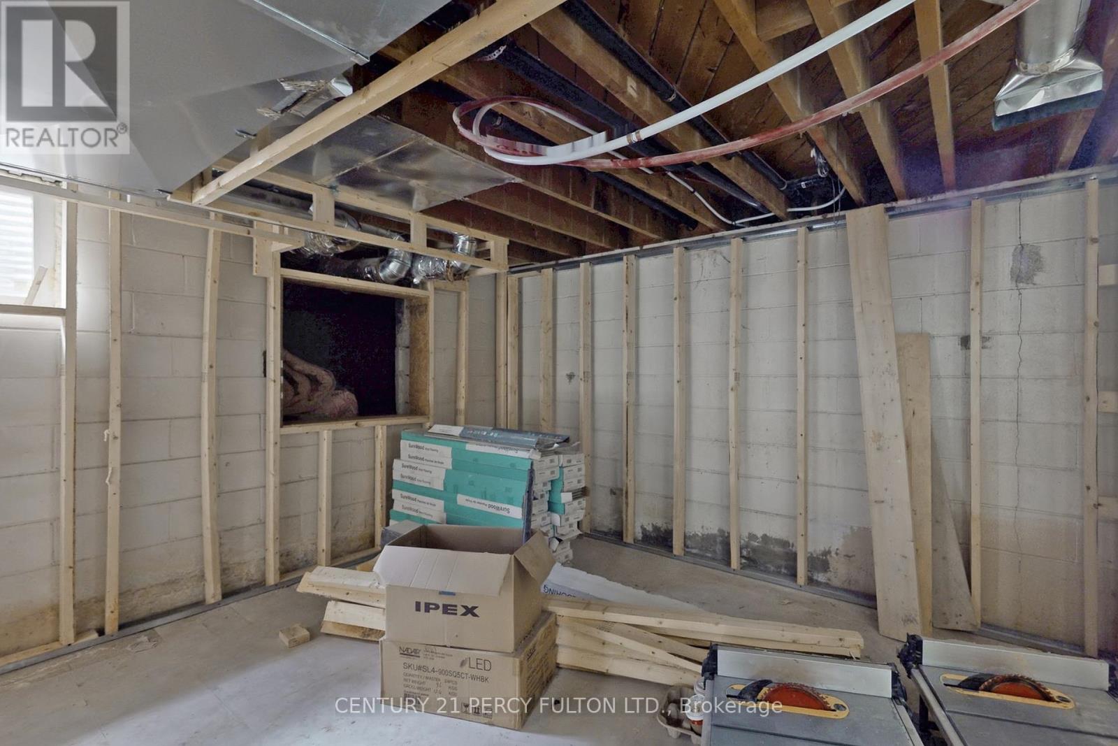 26 Farley Crescent, Toronto, Ontario  M9R 2A6 - Photo 35 - W12938218