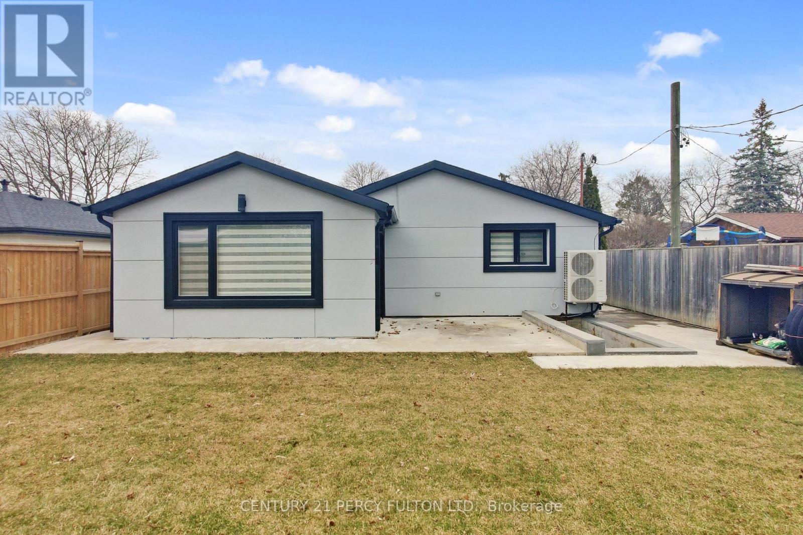 26 Farley Crescent, Toronto, Ontario  M9R 2A6 - Photo 37 - W12938218