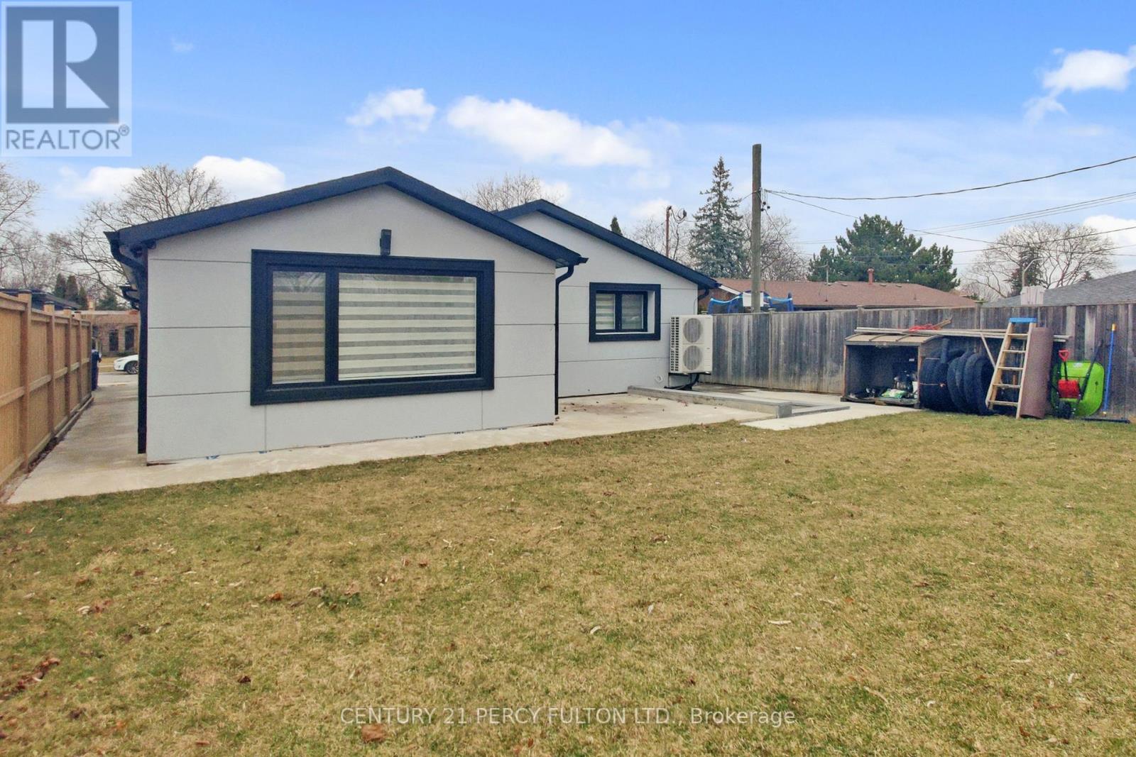 26 Farley Crescent, Toronto, Ontario  M9R 2A6 - Photo 38 - W12938218