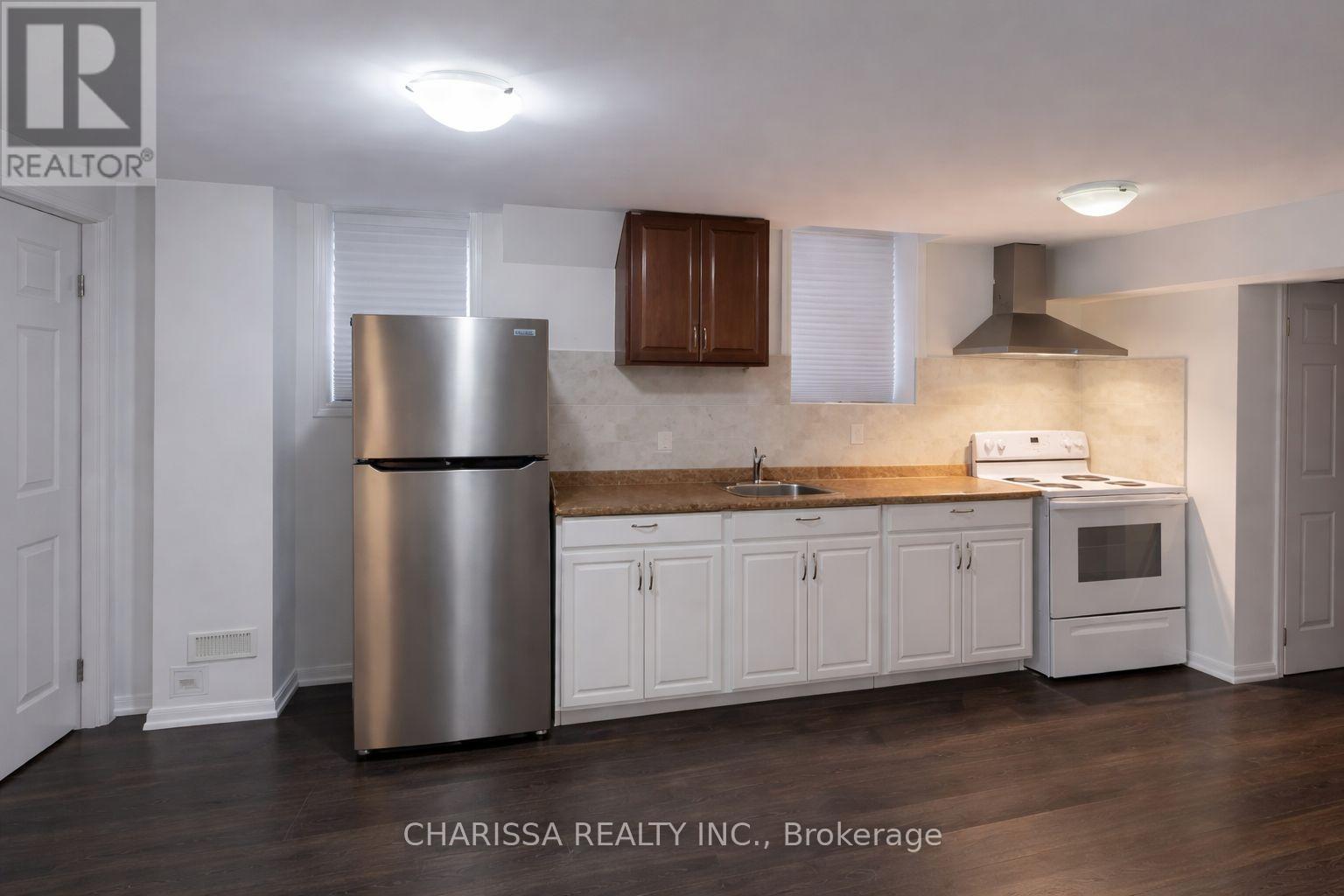 95 Baffin Crescent, Brampton, Ontario  L7A 0C7 - Photo 4 - W12938260