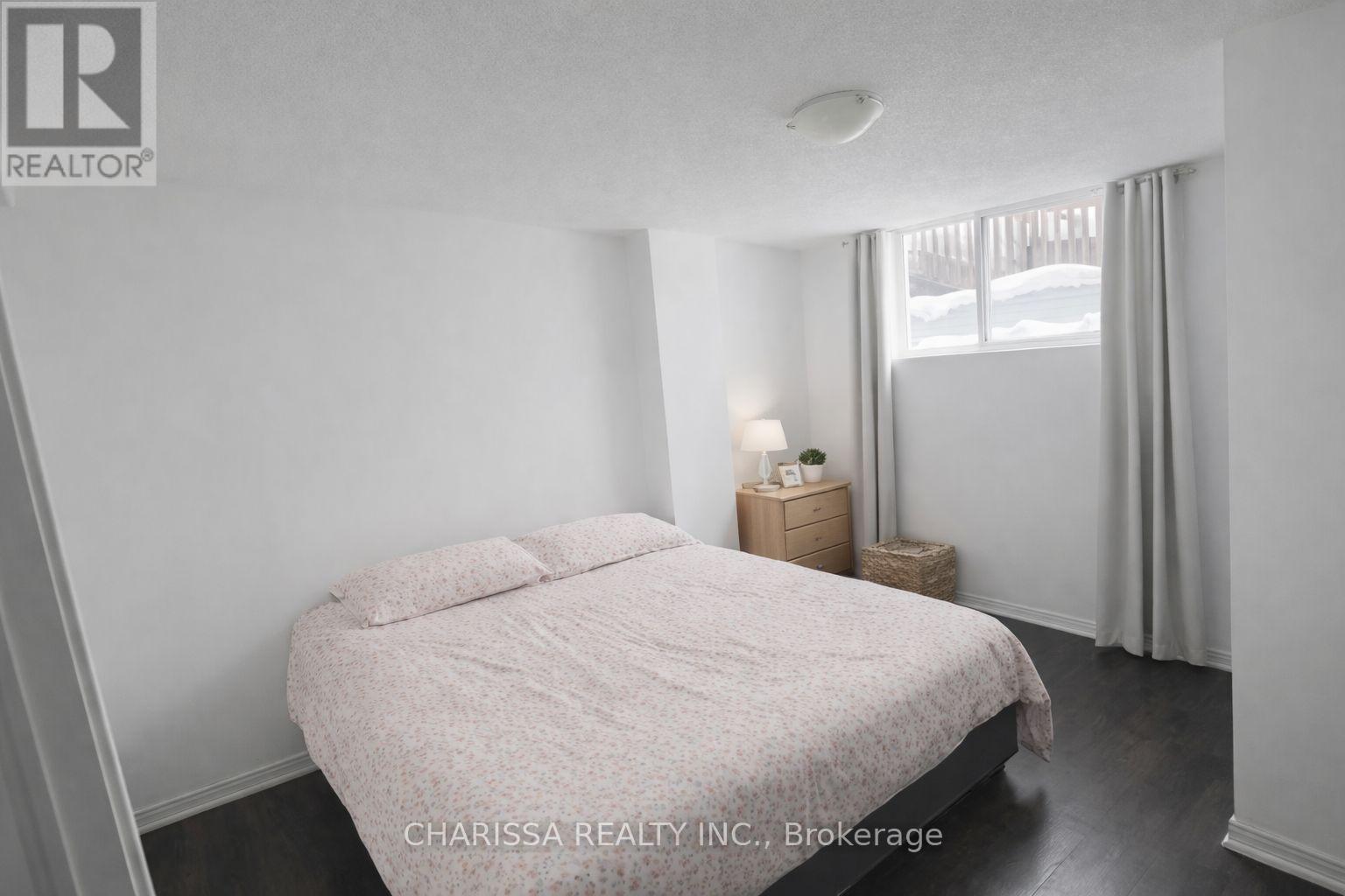 95 Baffin Crescent, Brampton, Ontario  L7A 0C7 - Photo 6 - W12938260