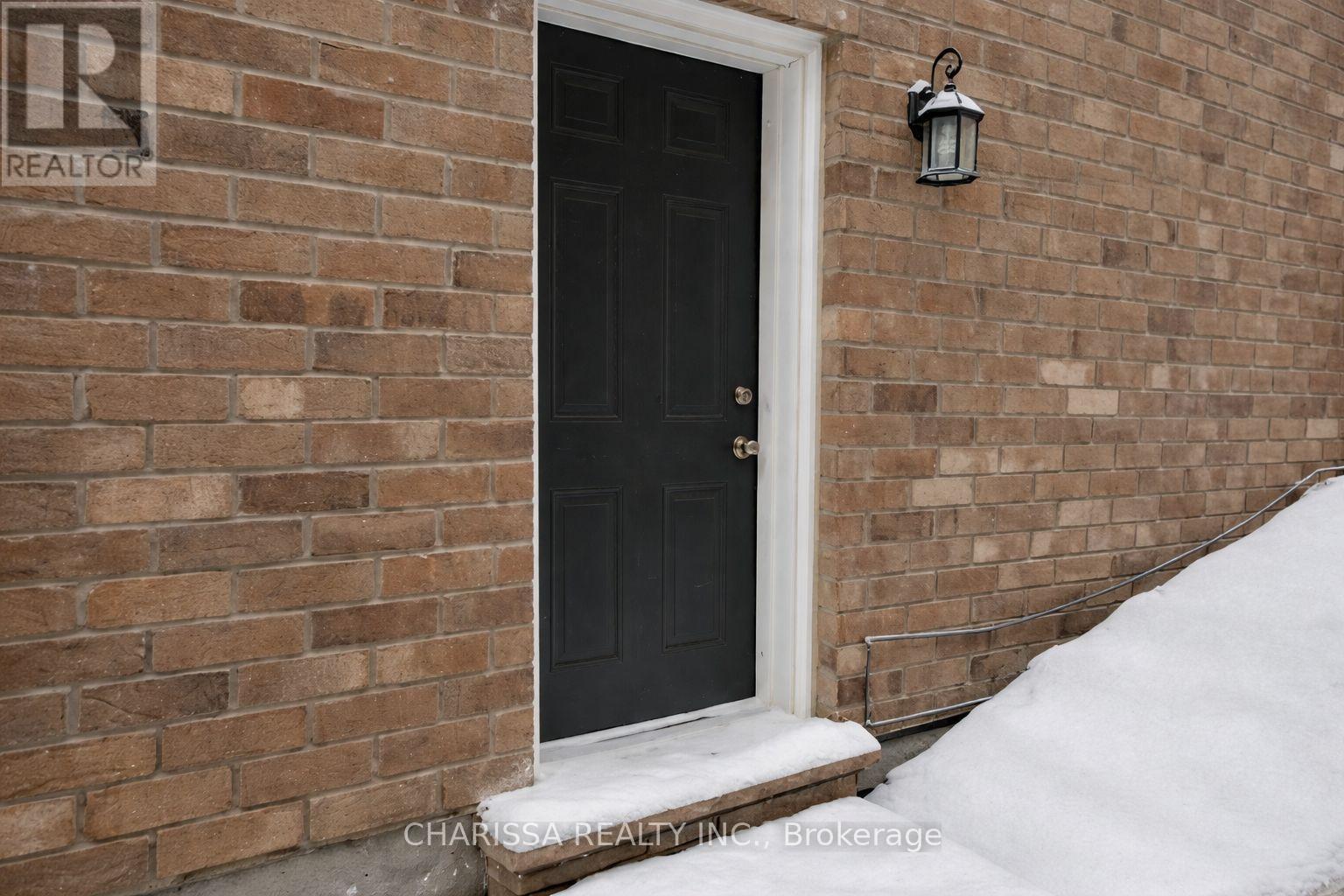 95 Baffin Crescent, Brampton, Ontario  L7A 0C7 - Photo 8 - W12938260