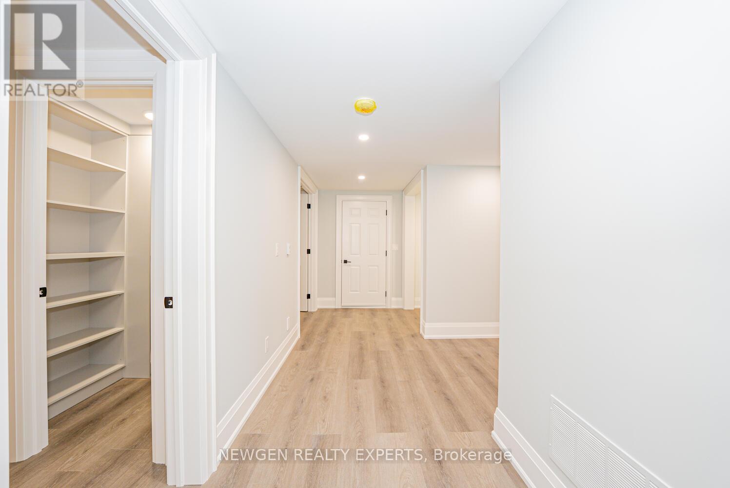 1510 Bridge Road, Oakville, Ontario  L6L 2E3 - Photo 42 - W12938286