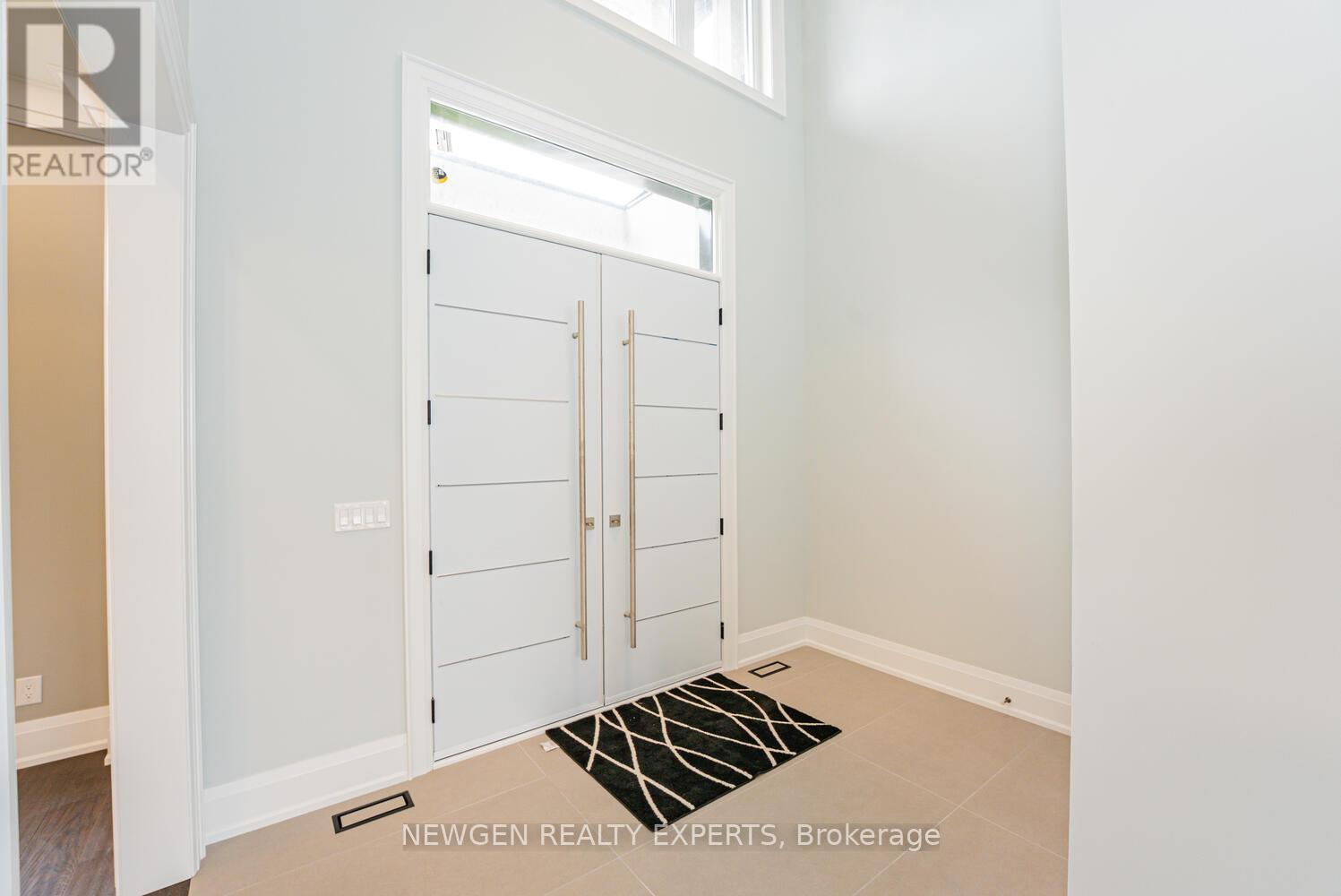 1510 Bridge Road, Oakville, Ontario  L6L 2E3 - Photo 5 - W12938286