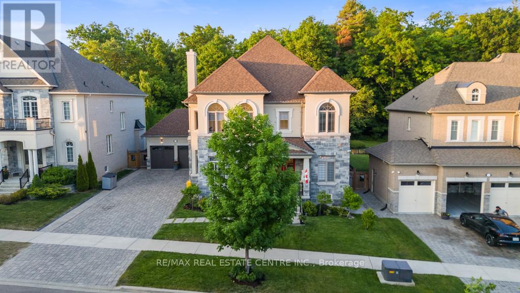 10 Crown Forest Court, Brampton, Ontario  L6Y 2Y5 - Photo 3 - W12938290