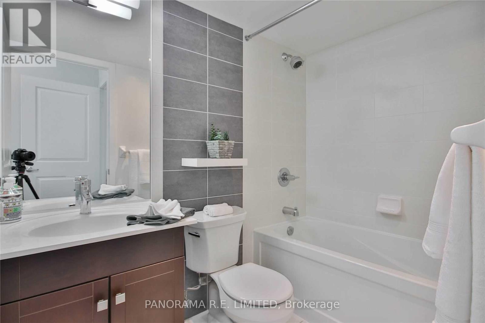 910 - 205 Sherway Gardens Road, Toronto, Ontario  M9C 0A5 - Photo 10 - W12938292