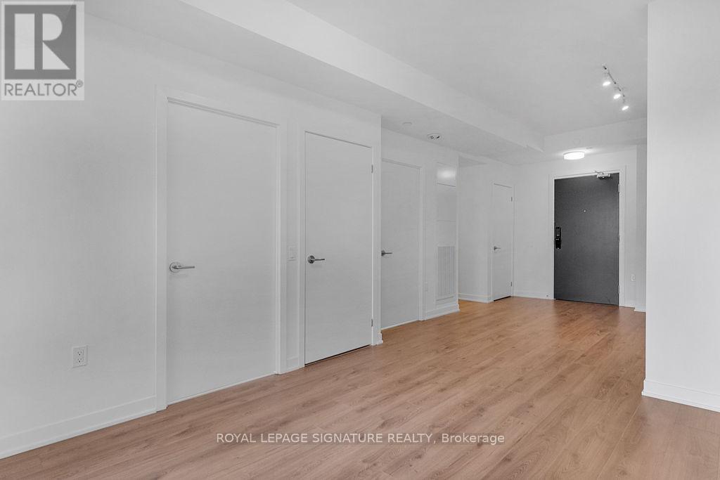 402 - 395 Dundas Street W, Oakville, Ontario  L6M 5R8 - Photo 11 - W12938304