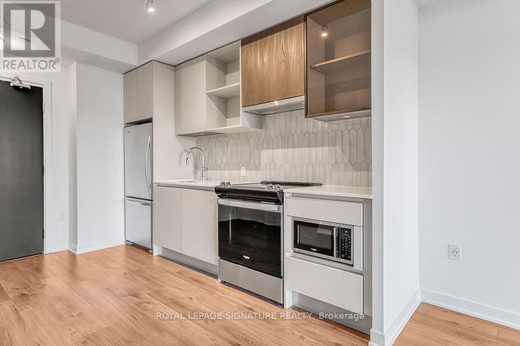 402 - 395 Dundas Street W, Oakville, Ontario  L6M 5R8 - Photo 13 - W12938304