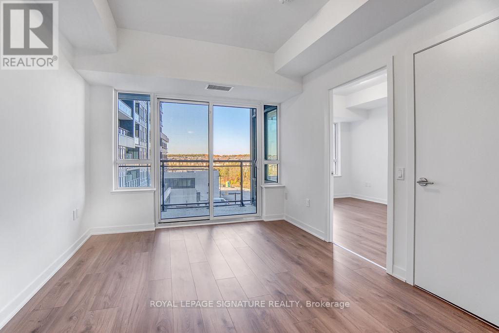 402 - 395 Dundas Street W, Oakville, Ontario  L6M 5R8 - Photo 14 - W12938304