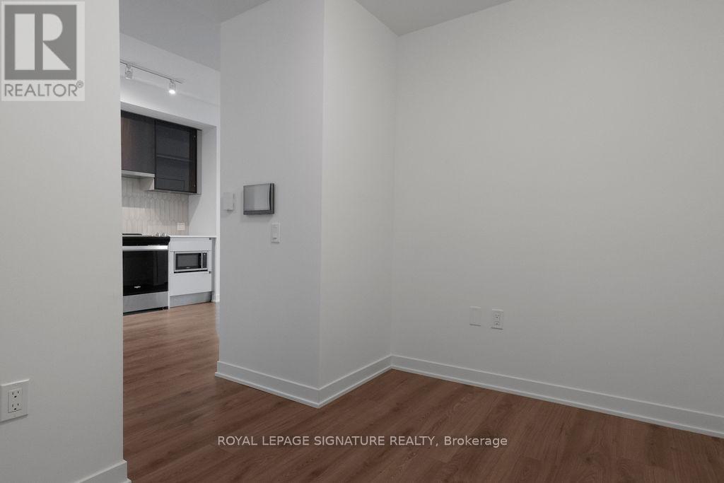 402 - 395 Dundas Street W, Oakville, Ontario  L6M 5R8 - Photo 18 - W12938304