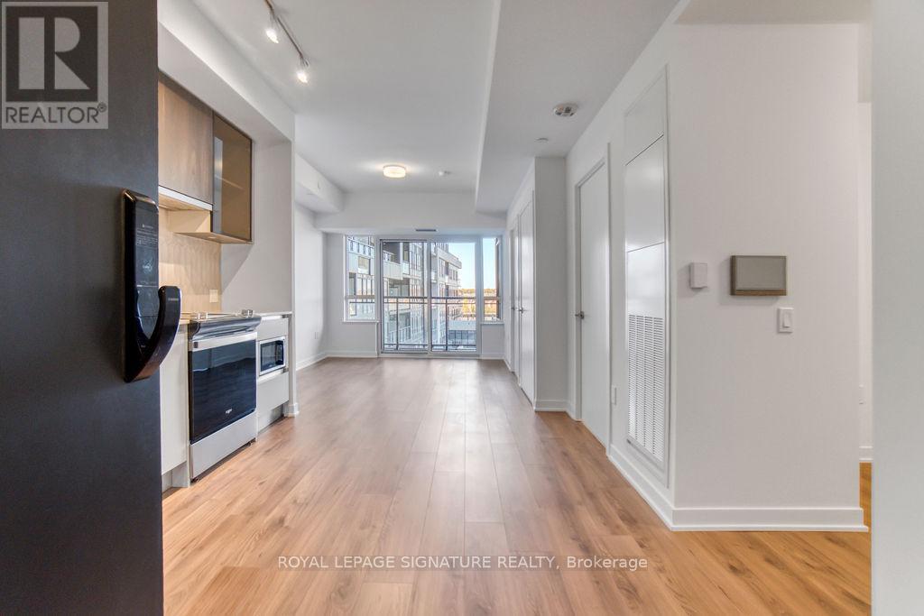 402 - 395 Dundas Street W, Oakville, Ontario  L6M 5R8 - Photo 6 - W12938304