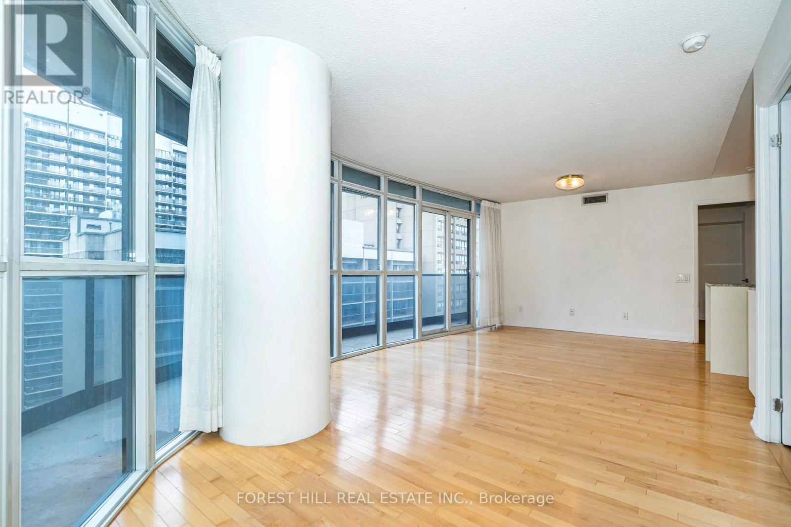 1607 - 25 Carlton Street, Toronto, Ontario  M5B 1L4 - Photo 8 - C12936868