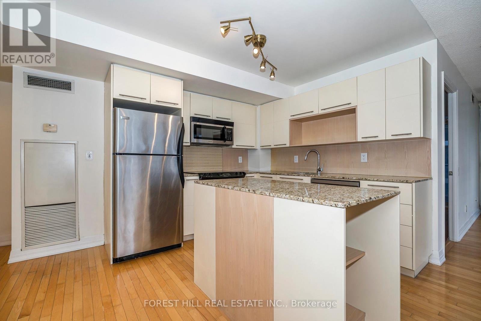 1607 - 25 Carlton Street, Toronto, Ontario  M5B 1L4 - Photo 6 - C12936868