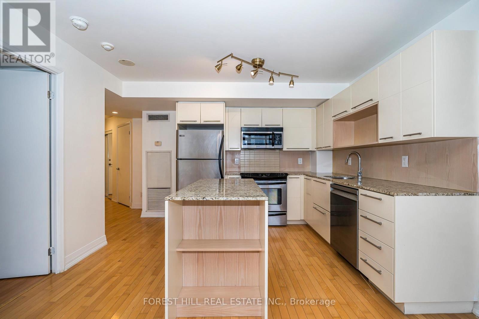 1607 - 25 Carlton Street, Toronto, Ontario  M5B 1L4 - Photo 5 - C12936868