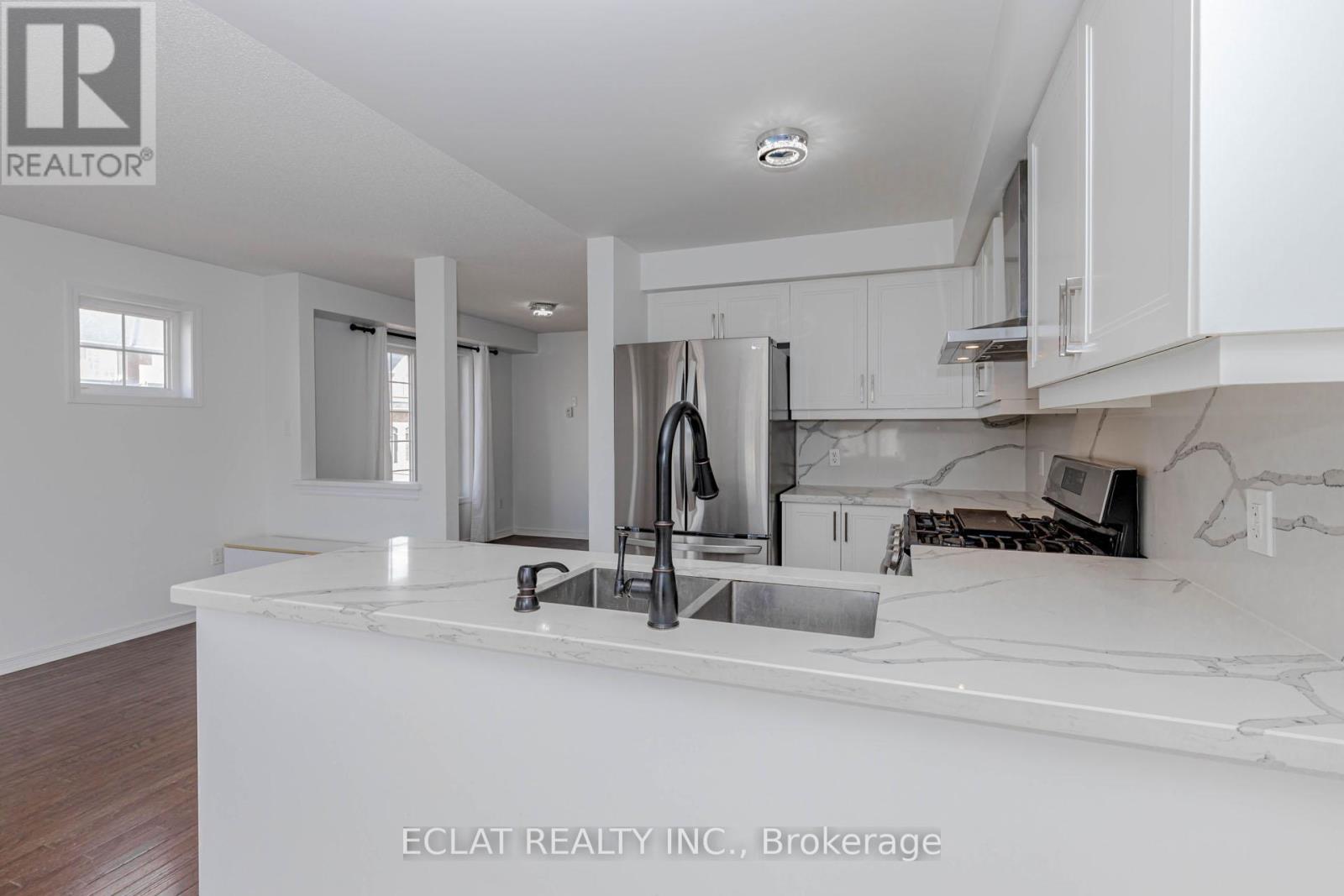 2 Lancaster Court, Barrie, Ontario  L4M 0G1 - Photo 16 - S12932026