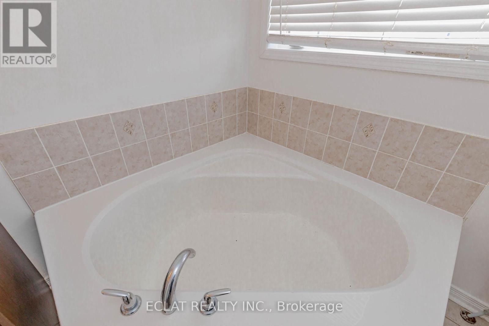 2 Lancaster Court, Barrie, Ontario  L4M 0G1 - Photo 29 - S12932026