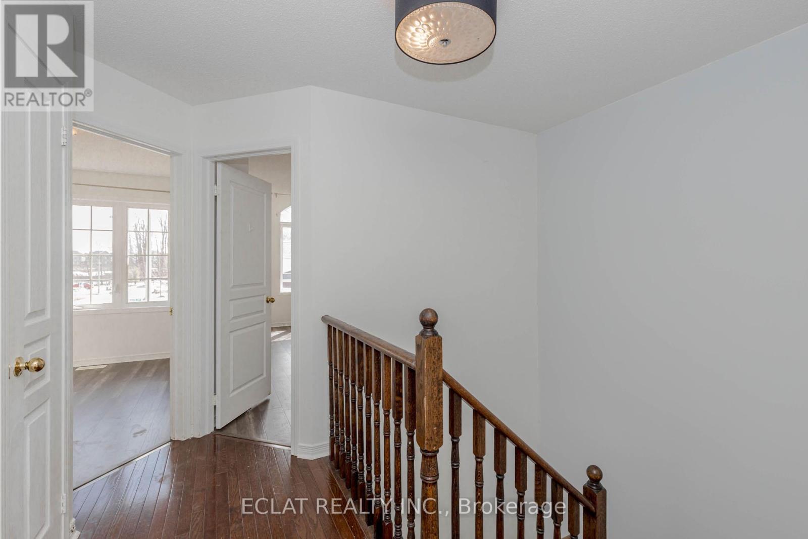 2 Lancaster Court, Barrie, Ontario  L4M 0G1 - Photo 25 - S12932026