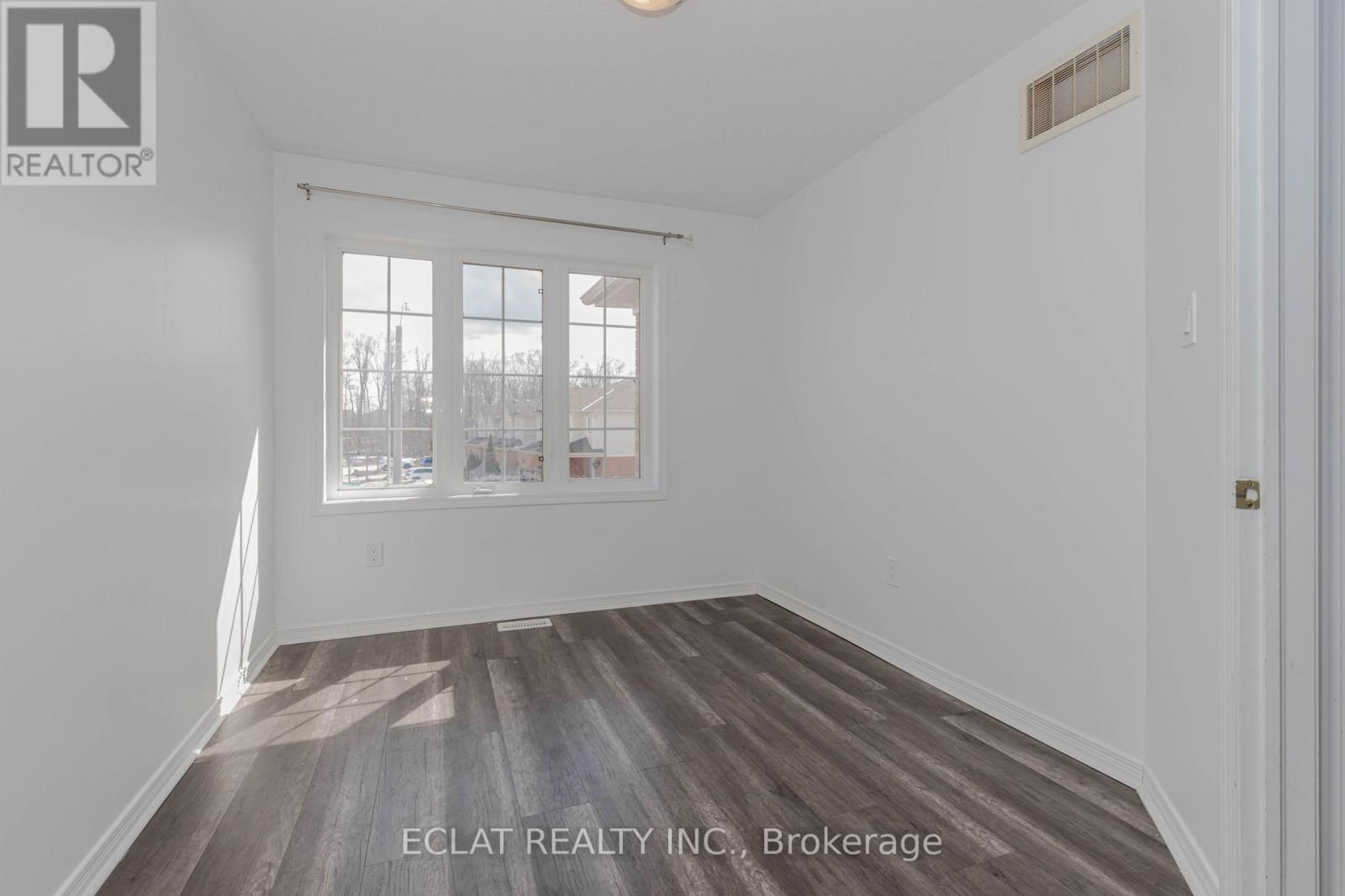 2 Lancaster Court, Barrie, Ontario  L4M 0G1 - Photo 40 - S12932026