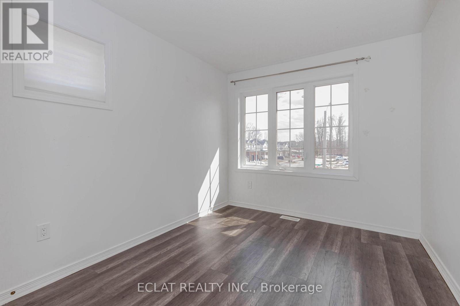 2 Lancaster Court, Barrie, Ontario  L4M 0G1 - Photo 37 - S12932026