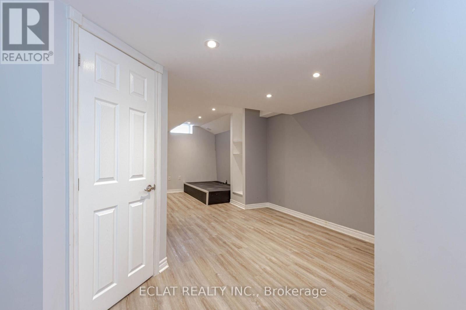 2 Lancaster Court, Barrie, Ontario  L4M 0G1 - Photo 42 - S12932026