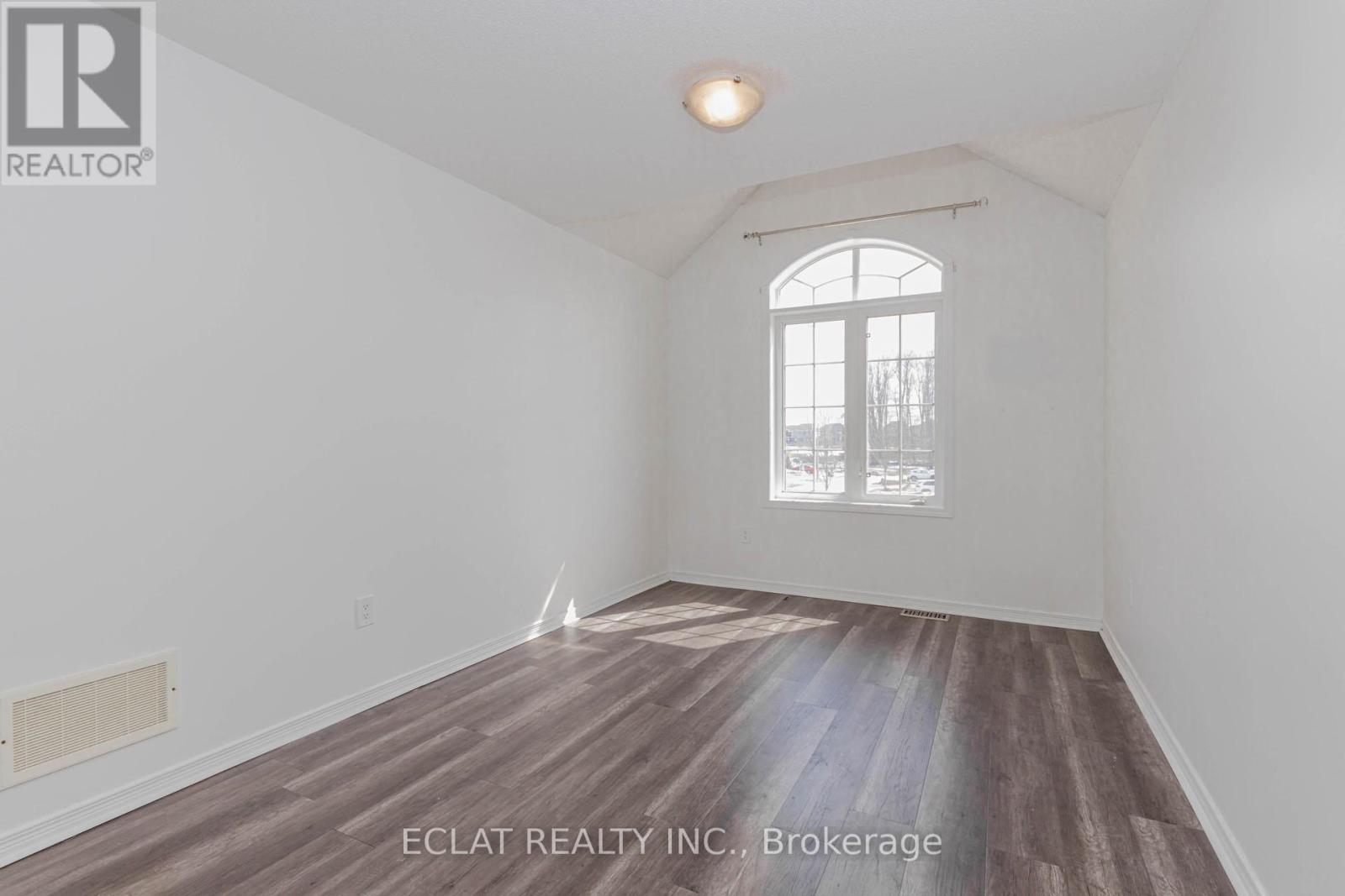 2 Lancaster Court, Barrie, Ontario  L4M 0G1 - Photo 31 - S12932026