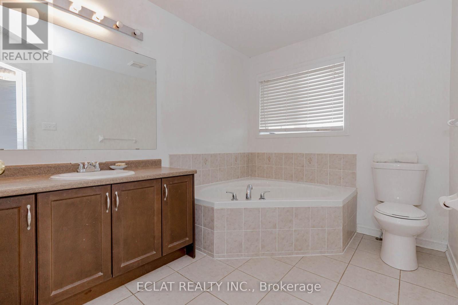 2 Lancaster Court, Barrie, Ontario  L4M 0G1 - Photo 28 - S12932026