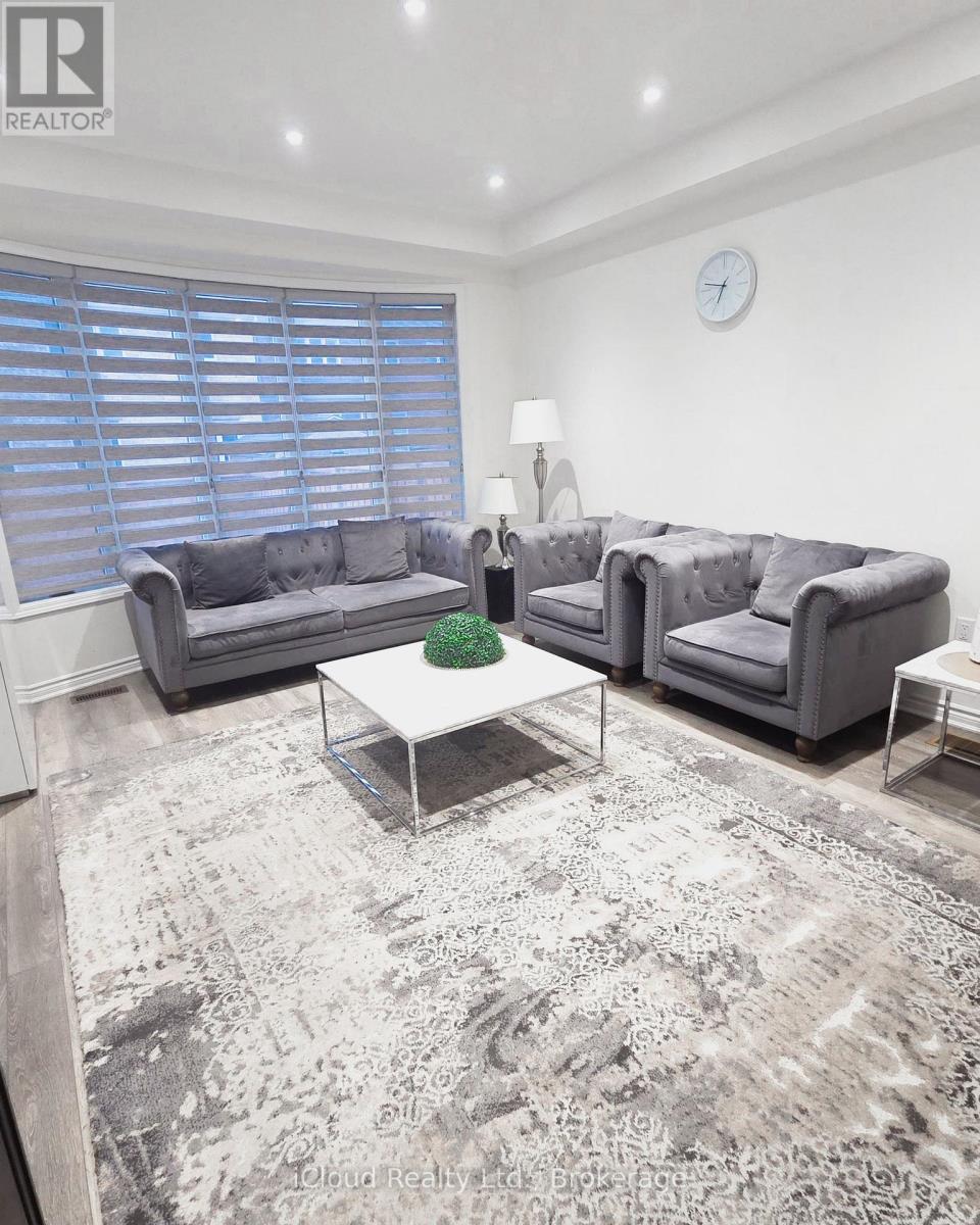 68 Phyllis Drive, Caledon, Ontario L7C 4E2 - Photo 11 - W12936634