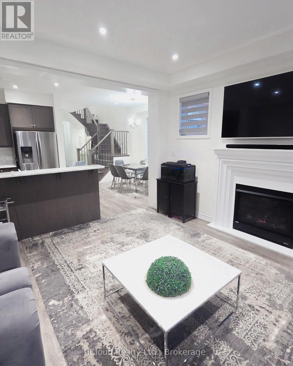 68 Phyllis Drive, Caledon, Ontario L7C 4E2 - Photo 13 - W12936634