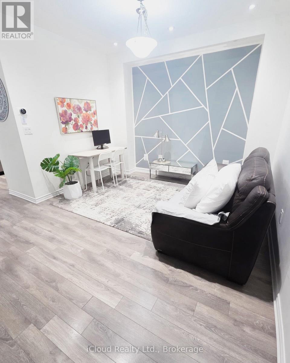 68 Phyllis Drive, Caledon, Ontario L7C 4E2 - Photo 5 - W12936634