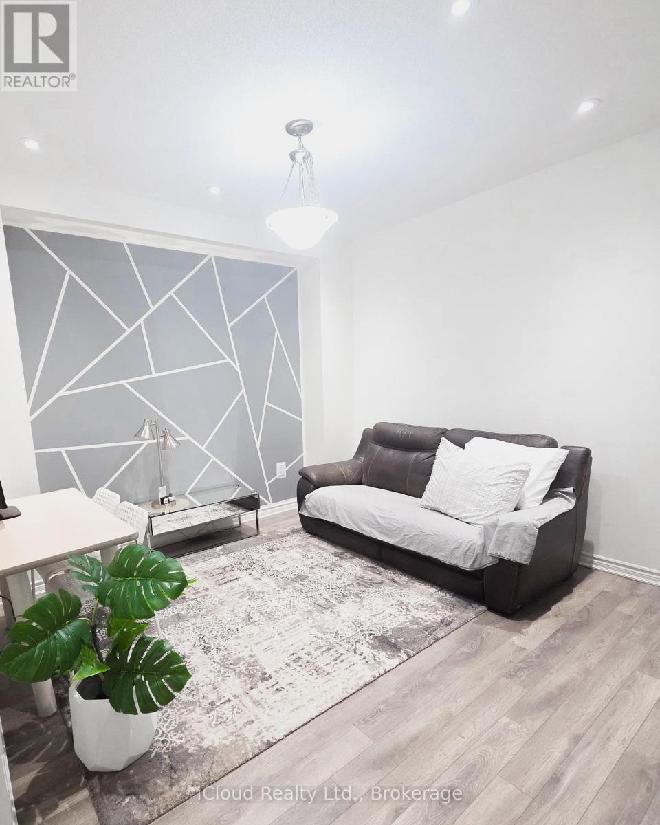 68 Phyllis Drive, Caledon, Ontario L7C 4E2 - Photo 6 - W12936634