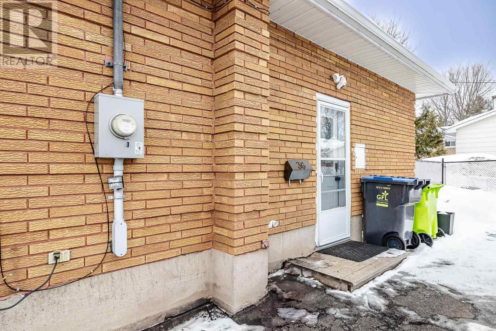 36 Oakbine Ave, Sault Ste. Marie, Ontario  P6B 4A1 - Photo 5 - SM260546