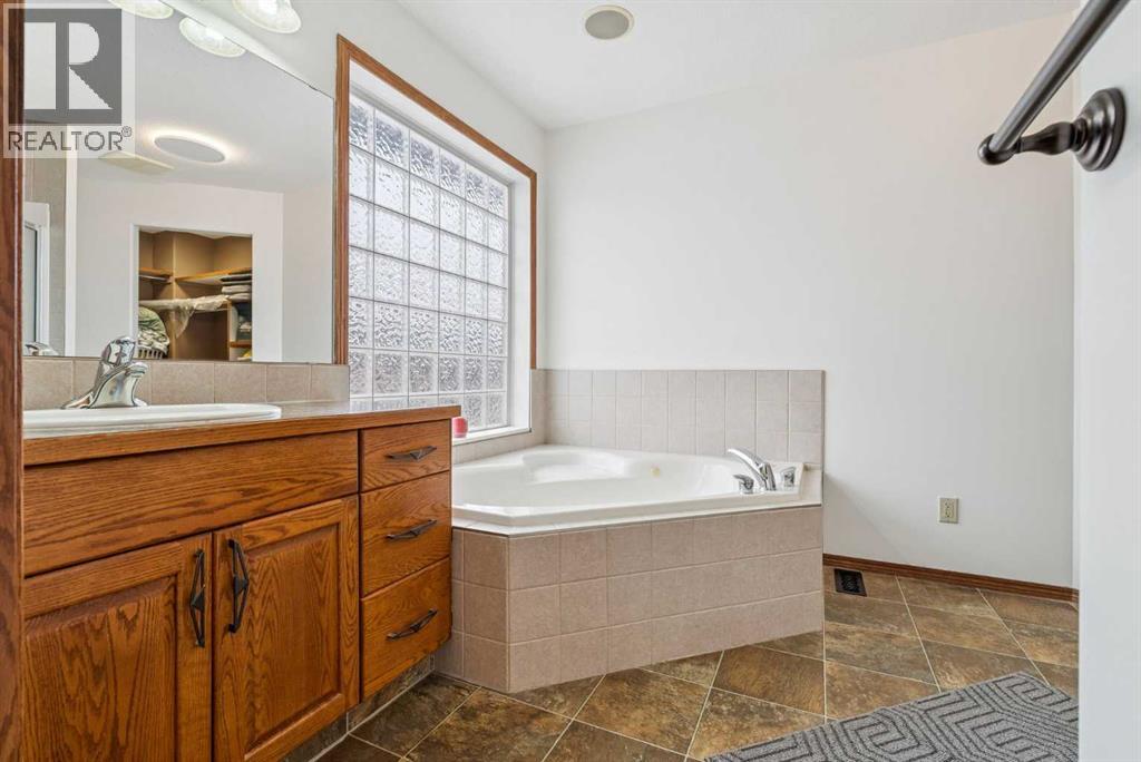 10 Speargrass Boulevard, Carseland, Alberta  T0J 0M0 - Photo 26 - A2273870