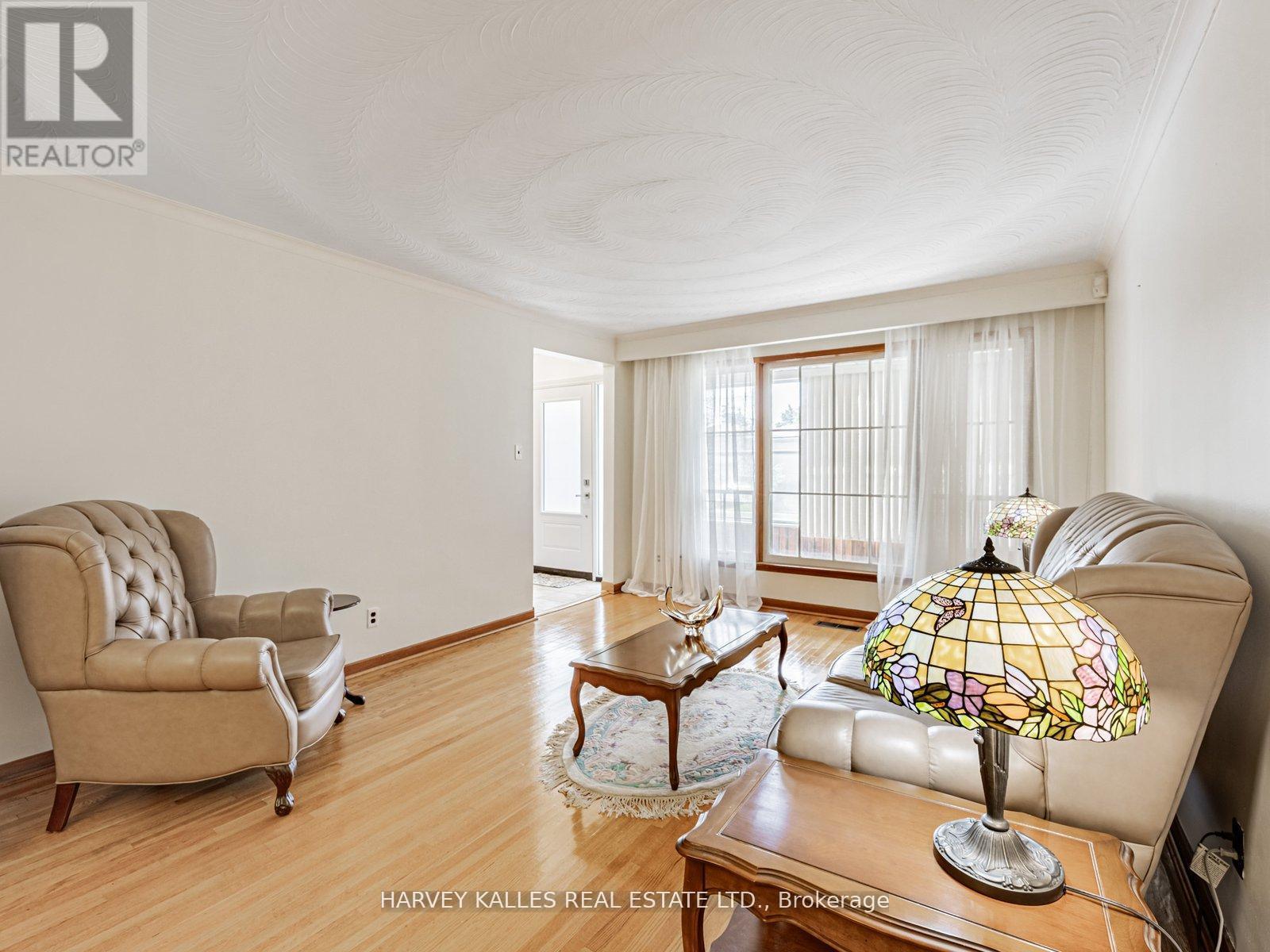 205 Vauxhall Drive, Toronto, Ontario  M1P 1R6 - Photo 4 - E12934172