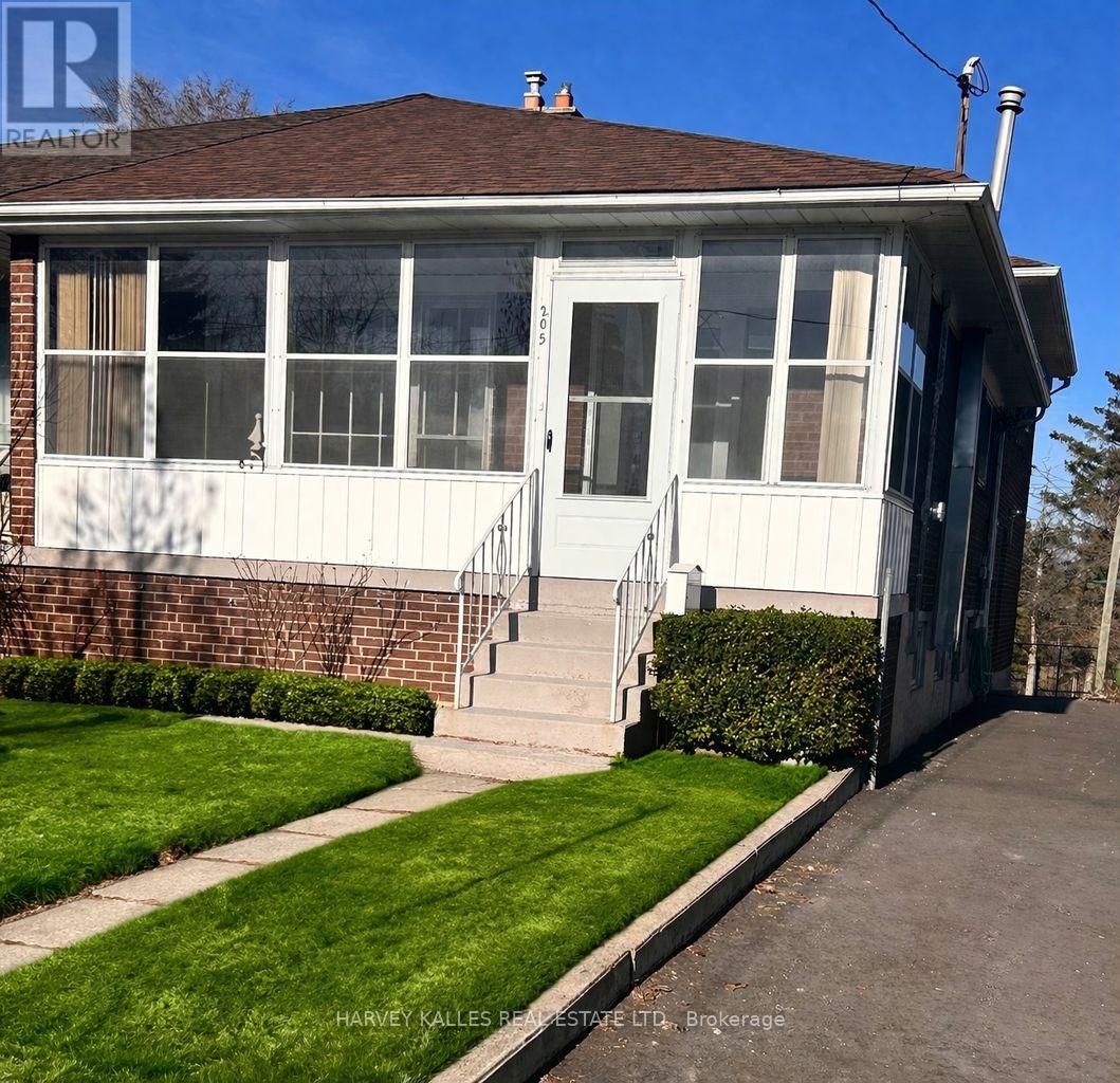 205 VAUXHALL DRIVE, Toronto, Ontario