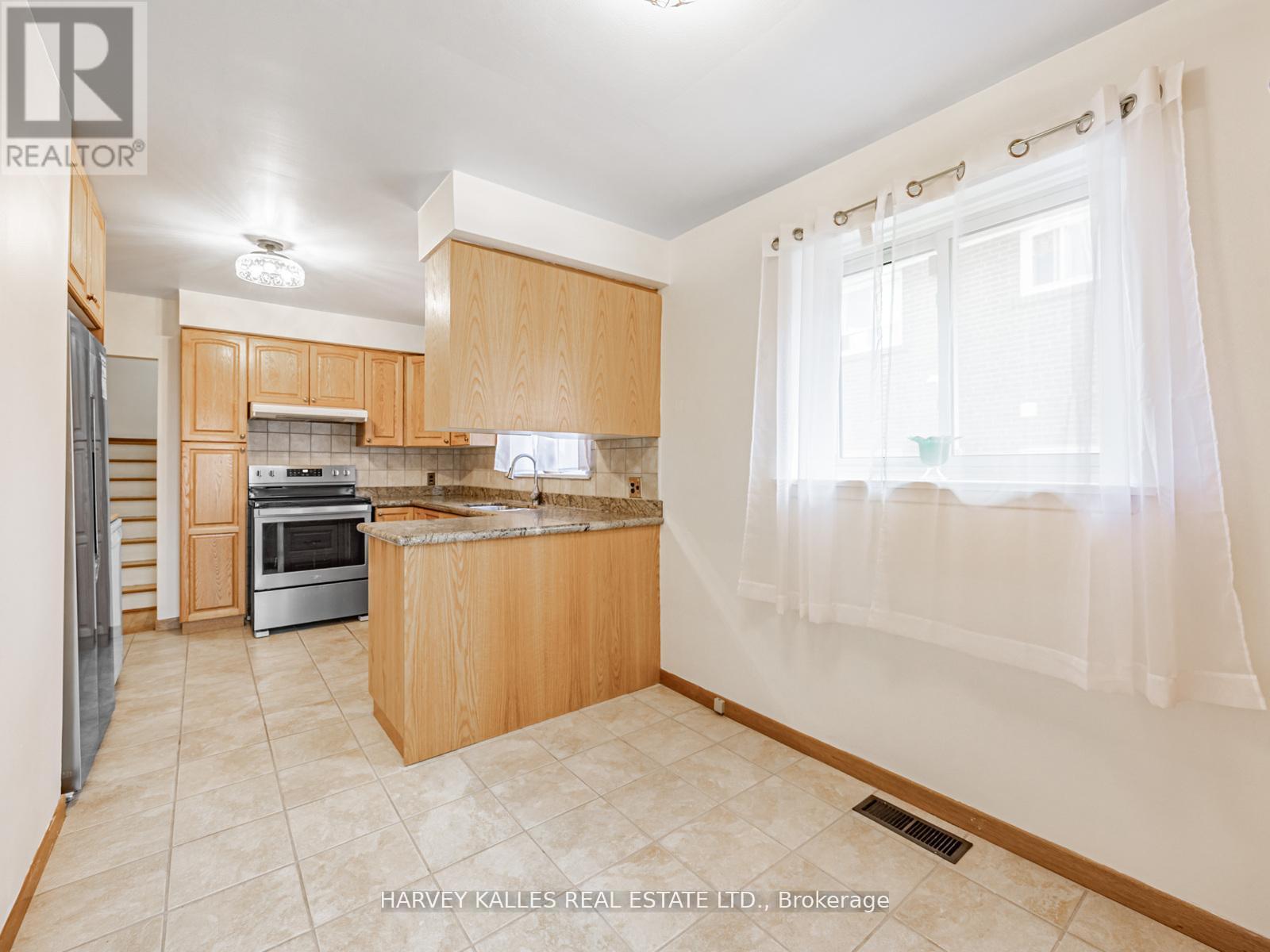 205 Vauxhall Drive, Toronto, Ontario  M1P 1R6 - Photo 10 - E12934172