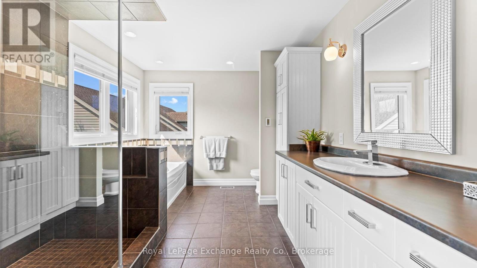 556 Hunter Street, Kincardine, Ontario N2Z 0B2 - Photo 28 - X12938336