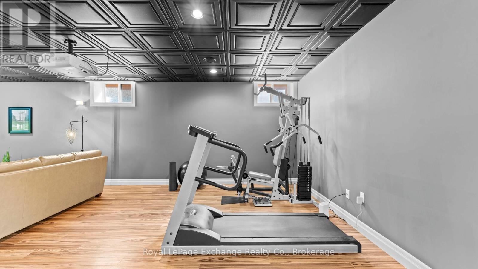 556 Hunter Street, Kincardine, Ontario N2Z 0B2 - Photo 37 - X12938336