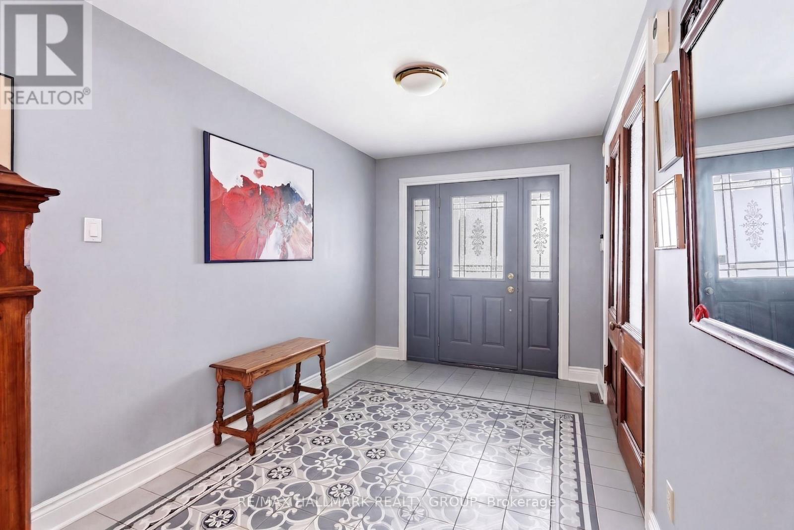 53 Scrivens Street, Ottawa, Ontario  K2B 8M6 - Photo 6 - X12926124