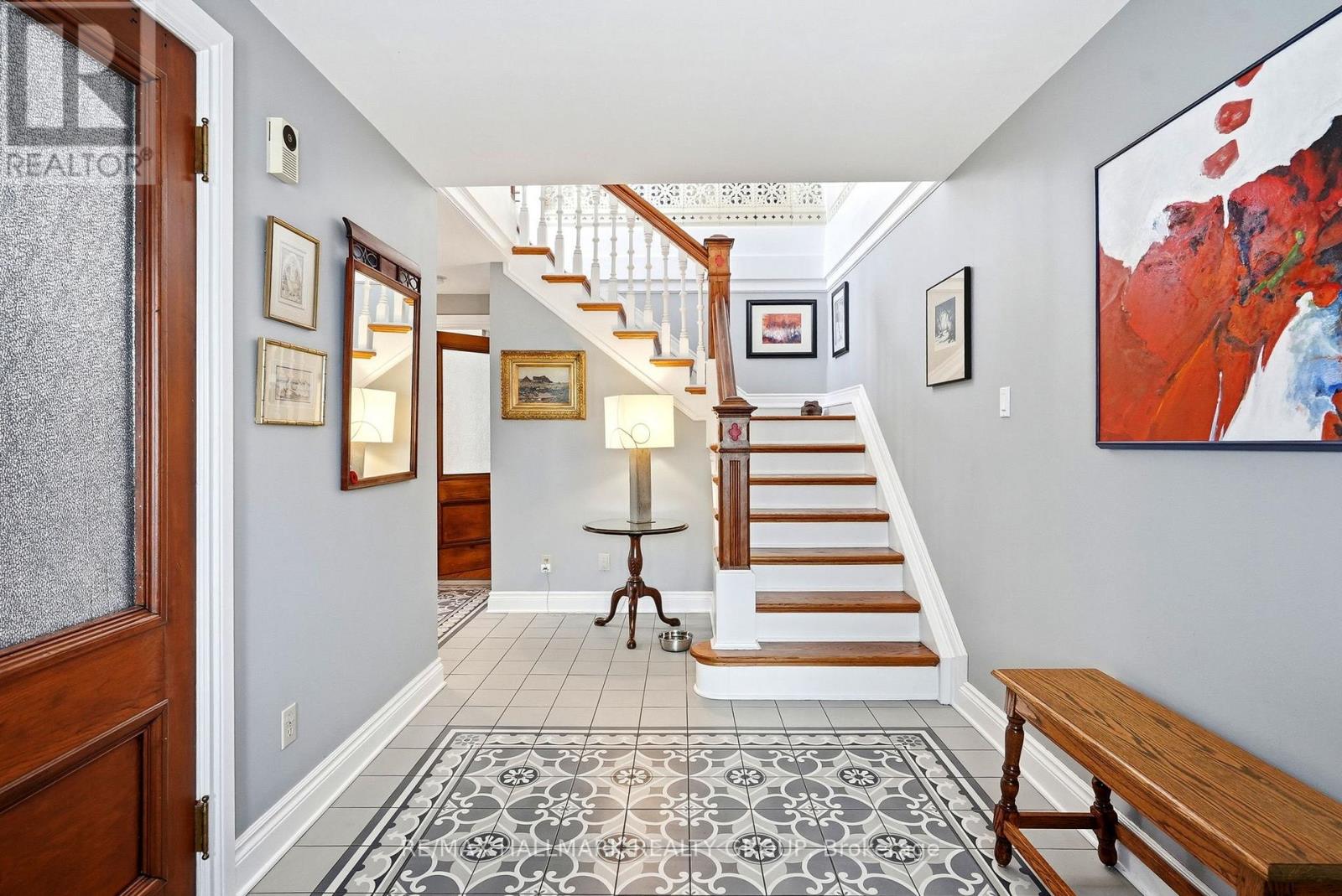 53 Scrivens Street, Ottawa, Ontario  K2B 8M6 - Photo 7 - X12926124